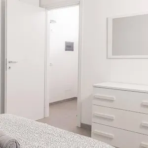 https://staurenghi-blue-apartment.it-lombardy.com